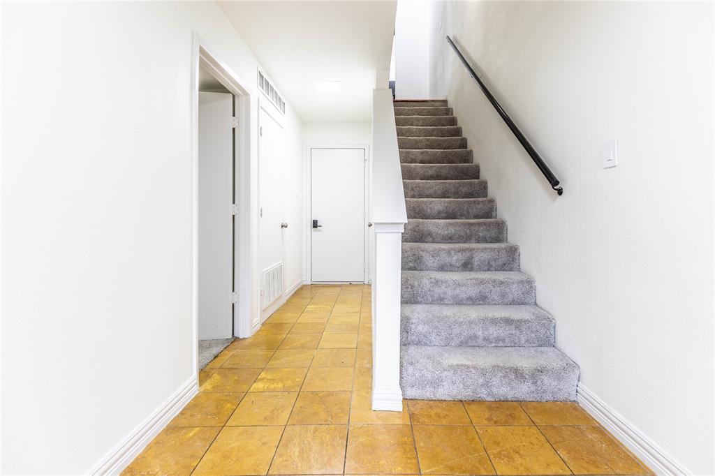 Holly Hill Twnhms Add #2 Bldg - Residential