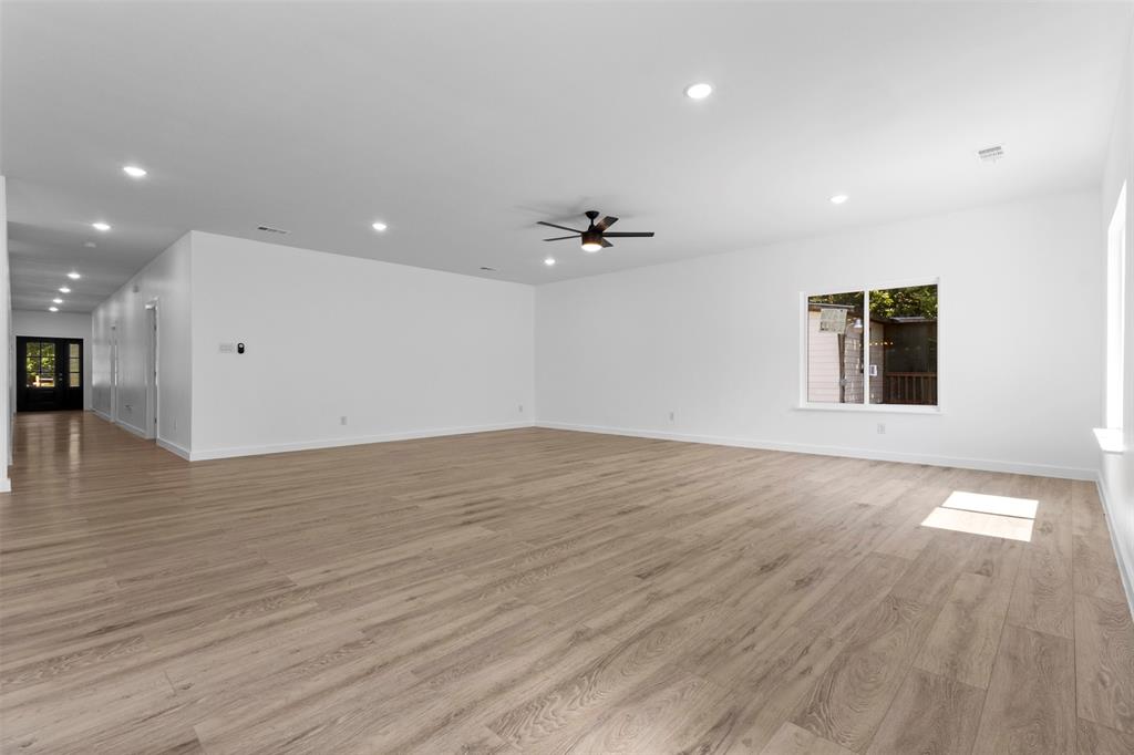 Eagle Ford Plaza 02 - Residential