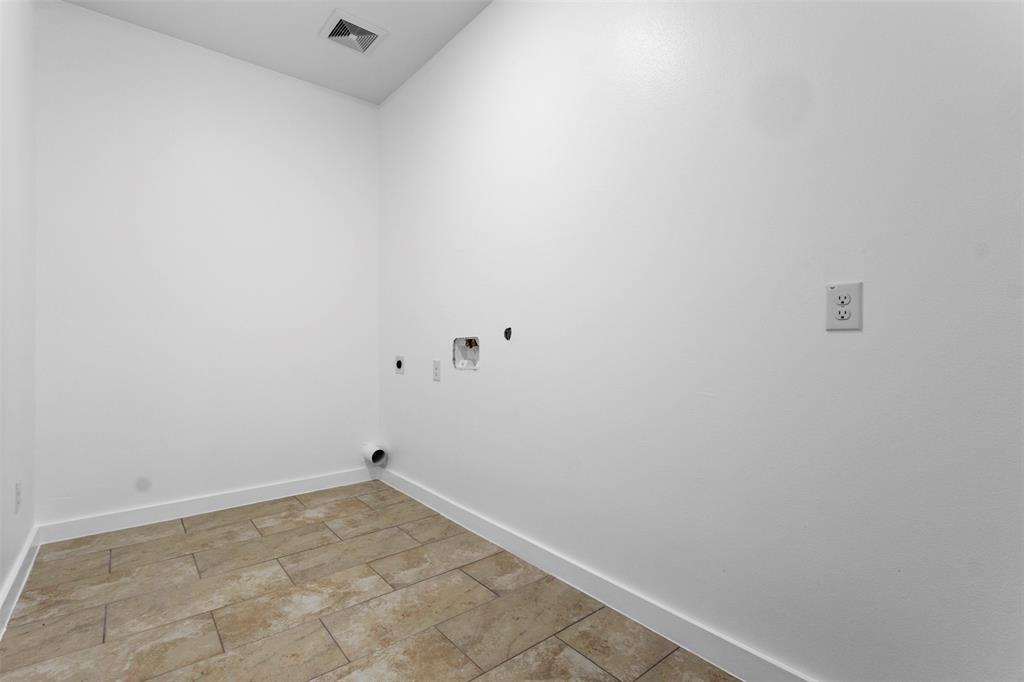 Eagle Ford Plaza 02 - Residential
