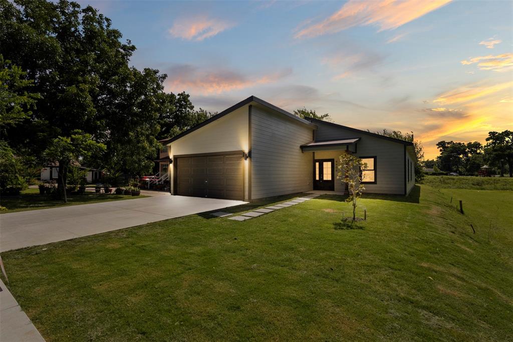 Eagle Ford Plaza 02 - Residential