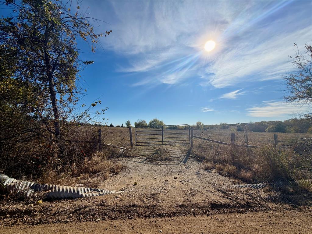 A 137 H S Bennett Survey - Land