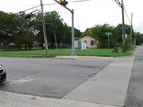 Location, Location, Location! This lot is conveniently located and gets lots of traffic right off Highway 75. Lot size is .3 acres and ready for your business. Call us today!