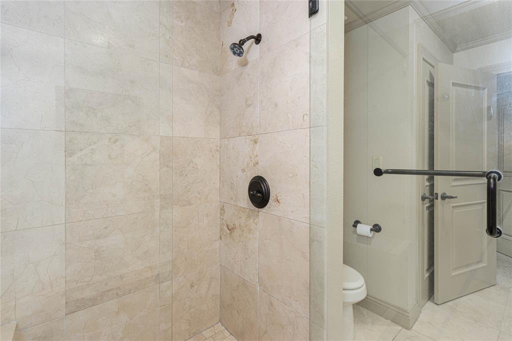 STRETFORD@CASCADES CONDOS - Residential