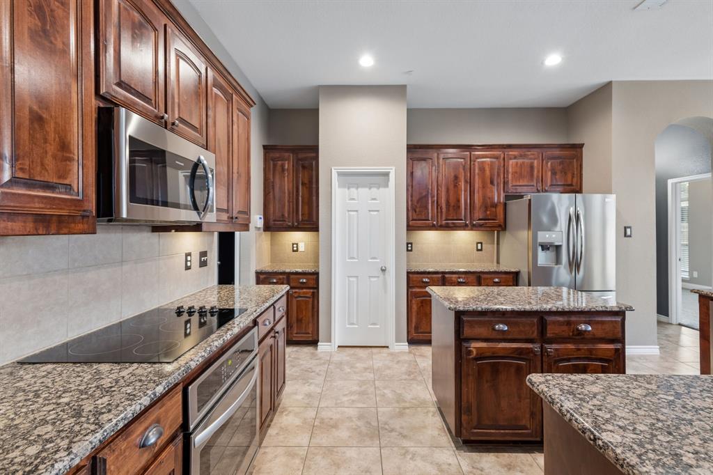 Mistletoe Hill - Residential