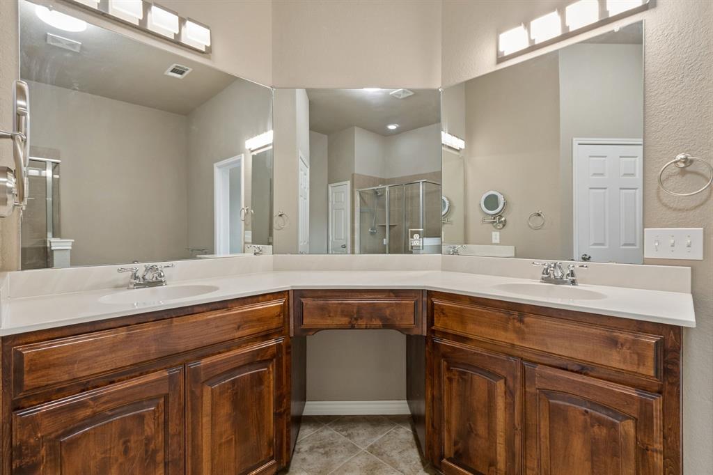 Mistletoe Hill - Residential