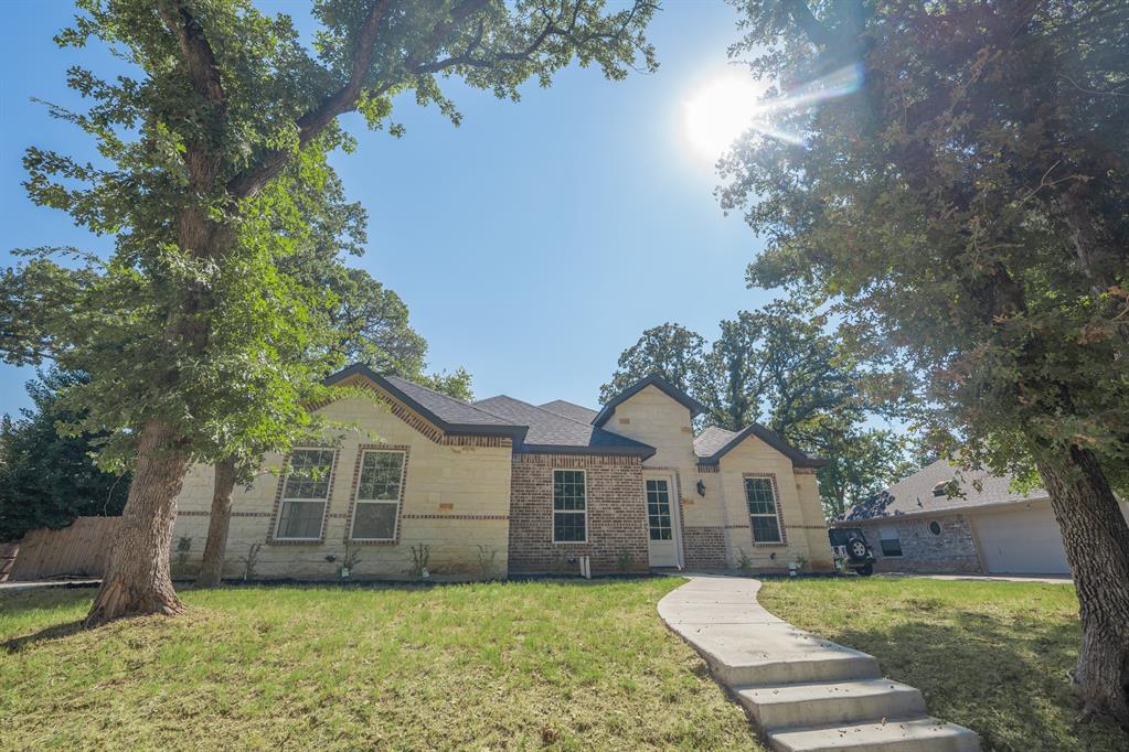 located in a quiet Azle neighborhood offering comfort and functionality. The open-concept living and dining areas provide an ideal space for everyday living and entertaining. Abundant natural light enhances the home’s inviting atmosphere throughout. The spacious backyard offers plenty of room for outdoor enjoyment, relaxation, or future customization. Conveniently located near schools, shopping, and Lake Worth, this property offers both tranquility and accessibility.