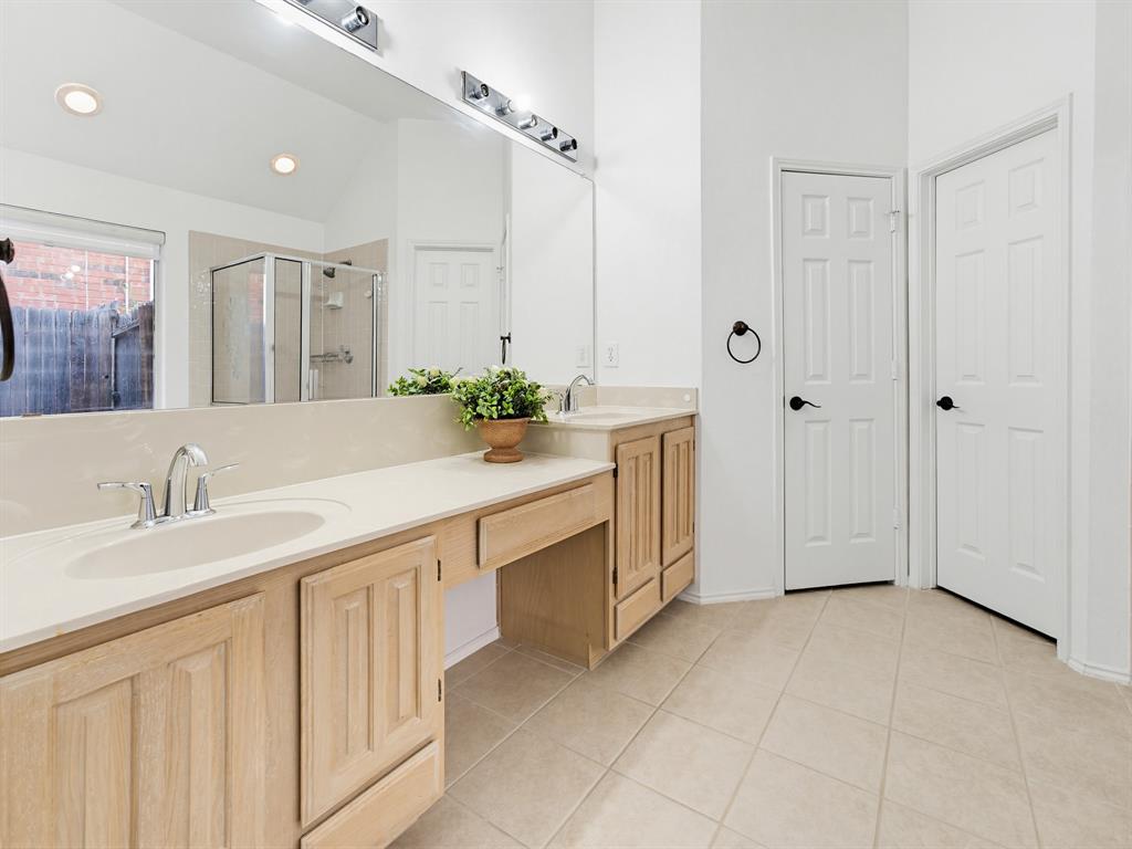 Oakwood Estates Lewisville - Residential