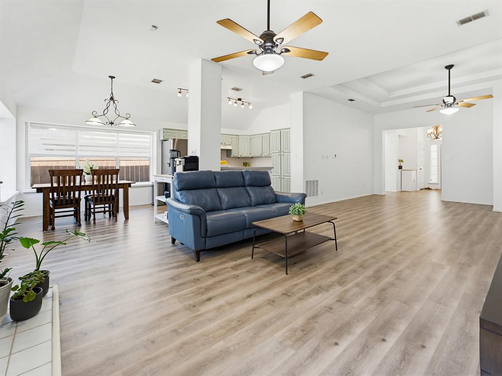 Oakwood Estates Lewisville - Residential