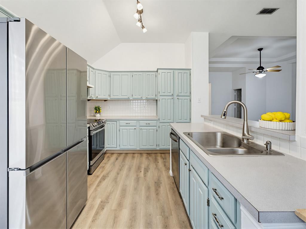 Oakwood Estates Lewisville - Residential
