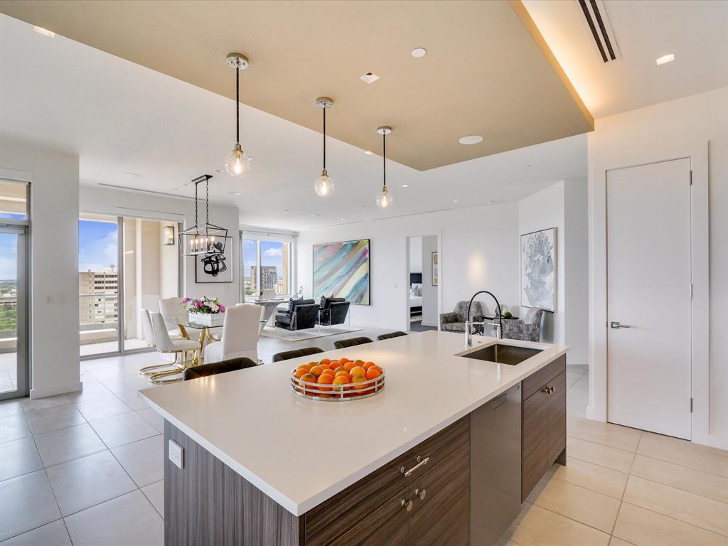 Residences at Stoneleigh Condos - Residential