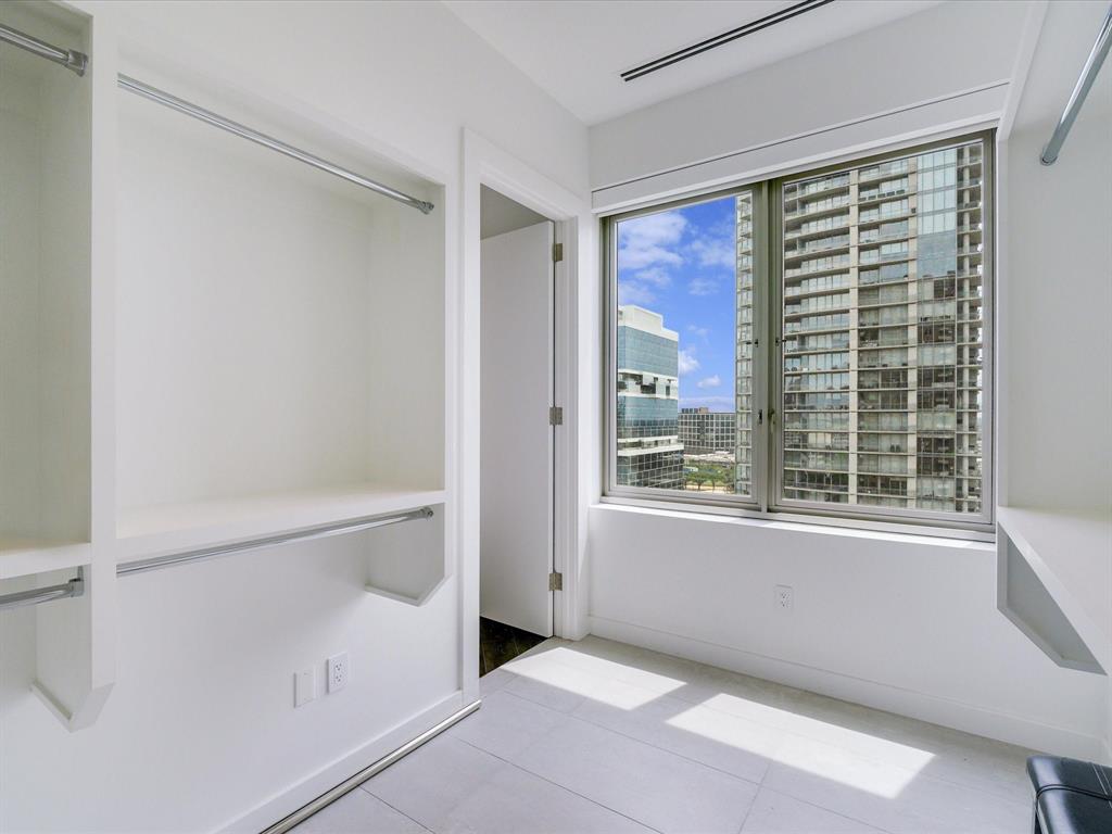 Residences at Stoneleigh Condos - Residential