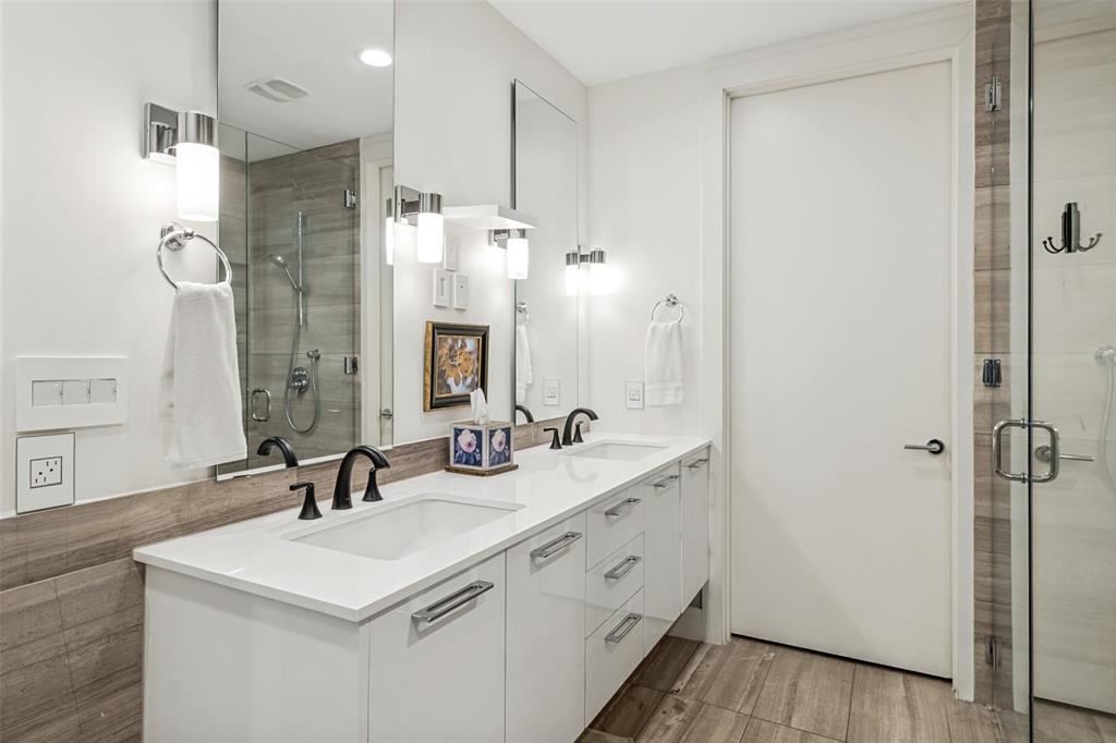 3923 Cole Ave Condos - Residential