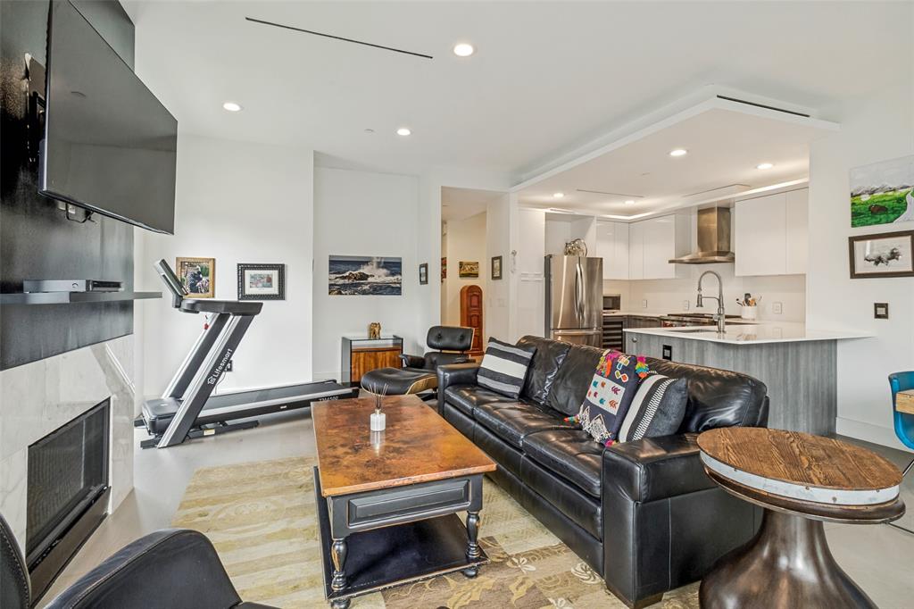 3923 Cole Ave Condos - Residential