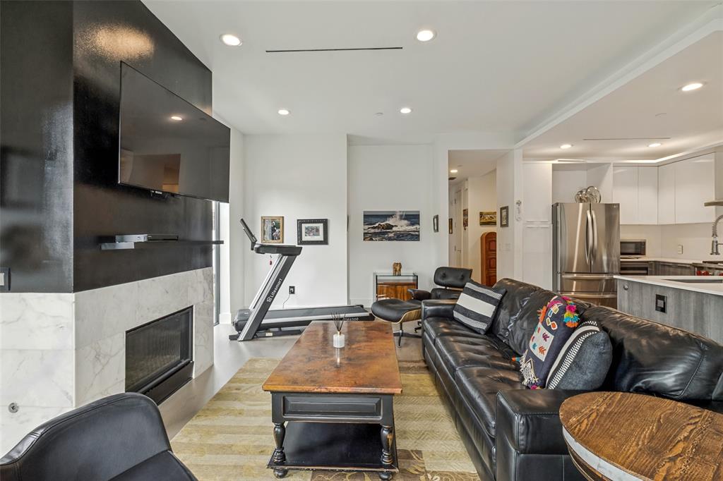 3923 Cole Ave Condos - Residential