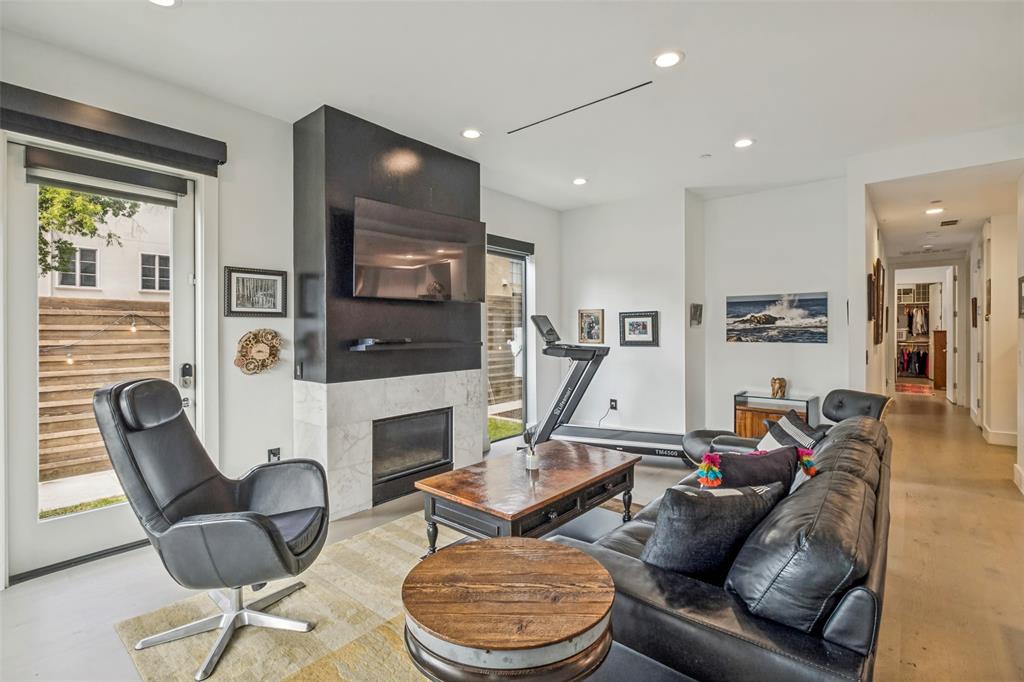 3923 Cole Ave Condos - Residential