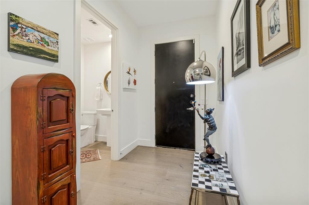 3923 Cole Ave Condos - Residential