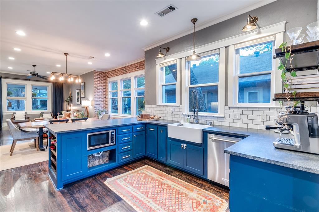 Winnetka Heights - Residential