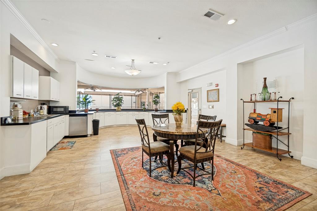 Piazza Siena Condo - Residential