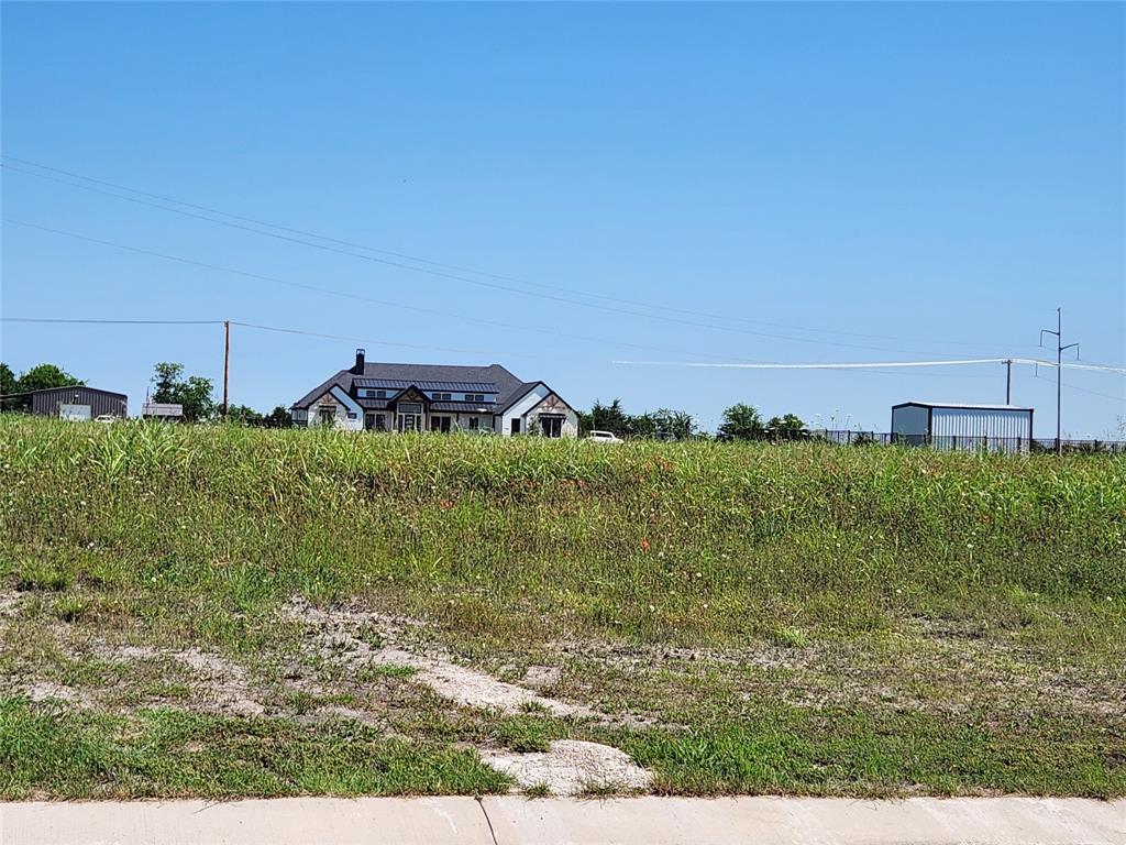 Bring your own Custom Builder or Build with Owens Warford Custom Homes in Kelly
Ranch Estates. No Mud, No Pid, No HOA, NO City Taxes. Kelly Ranch has Fiber
Internet and Concrete Streets. Metal Shops and Accessory Building with Living
Quarters are allowed. (Subject to permitting by the county) All plans must be approved
by Architectural Control Committee and follow the deed restriction.
This is a Beautiful 1 Acre Interior Lot.