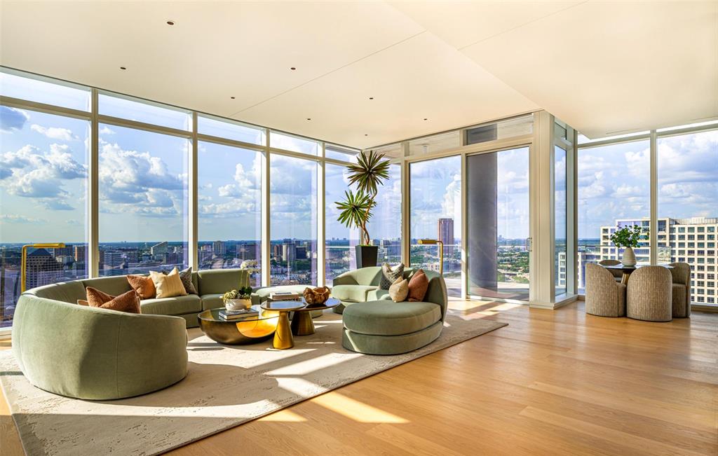 HALL Arts Residences - Residential