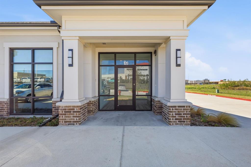 Monarch Crossing - Commercial Sale