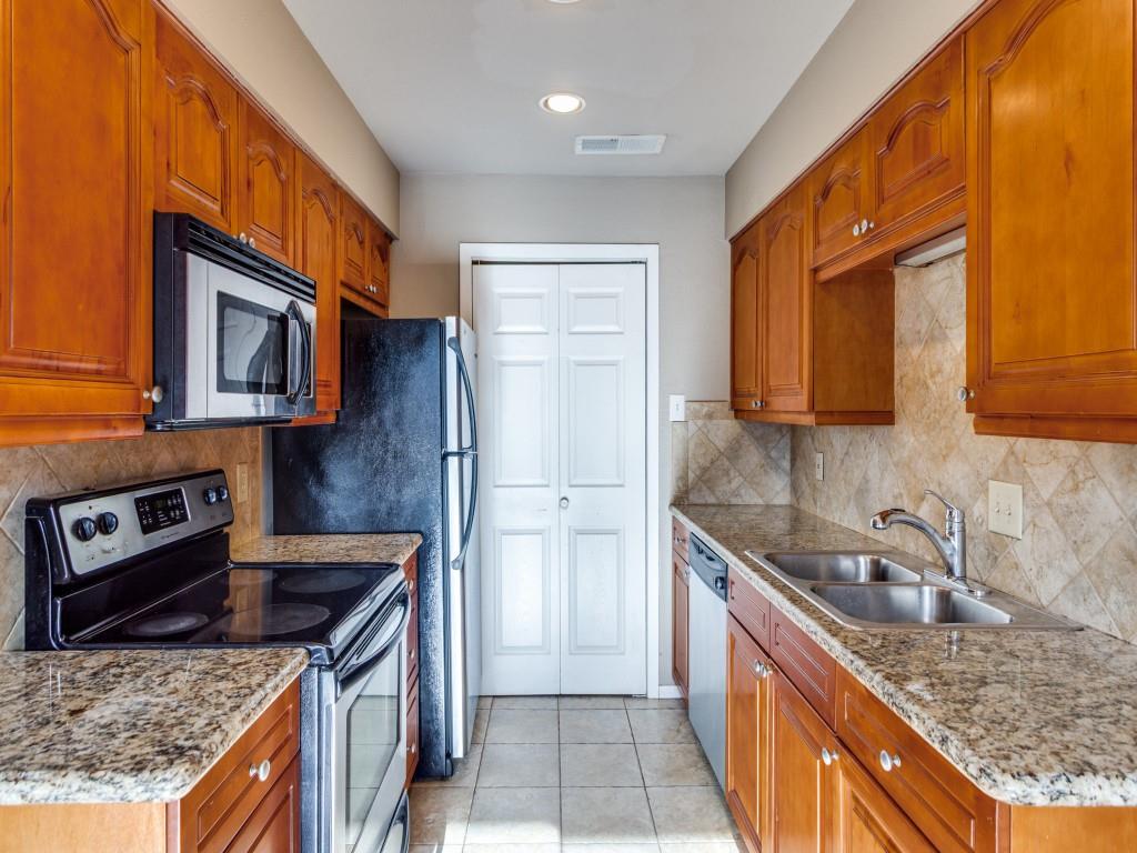 Cedar Creek Twnhms - Residential
