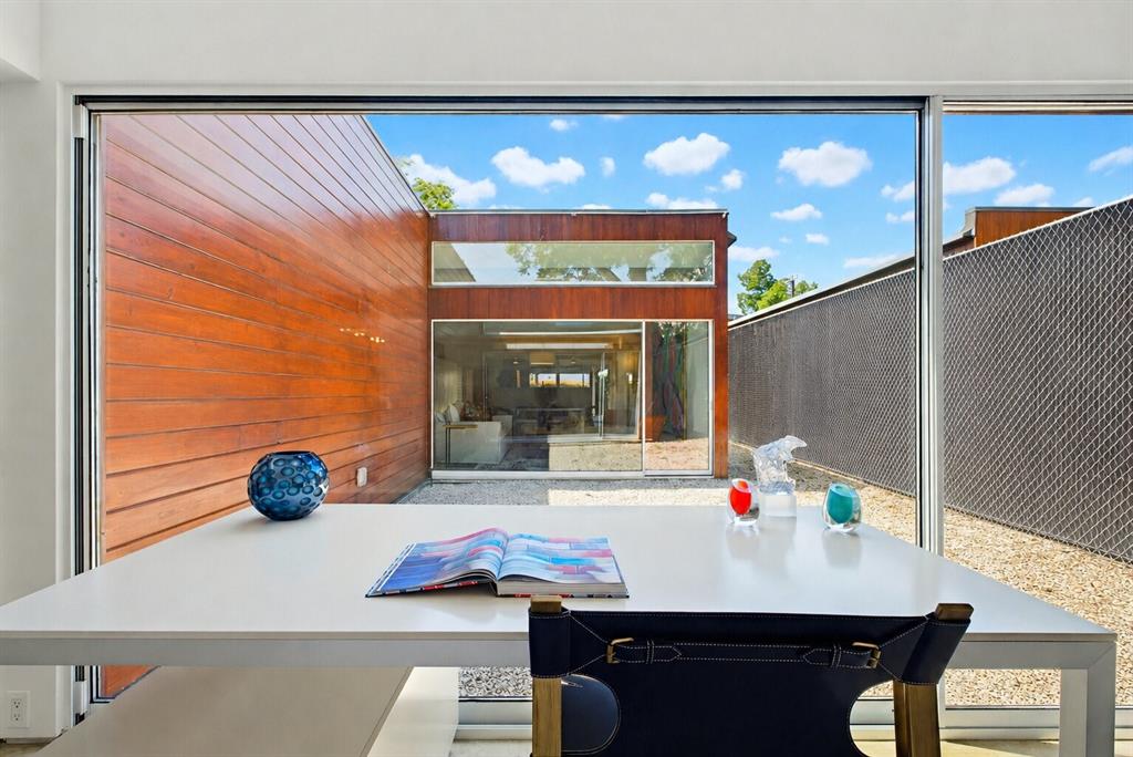 J D Cullums Oak Lawn - Residential