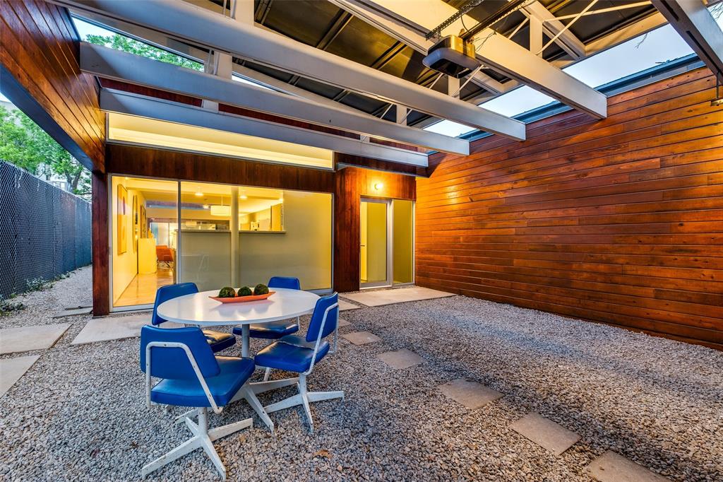 J D Cullums Oak Lawn - Residential