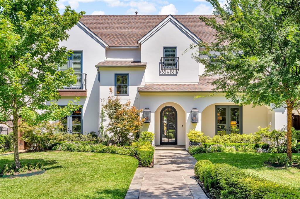 Truly beautiful, exquisite home that doesn’t look like all of the rest. Stunning primary suite has a vestibule entry, amazing barrel vault ceiling, Luxe bathroom and separate, large closets. Also upstairs are 3 more bedrooms, a living area and media room. Media could be turned into a 5th bedroom with bath if needed…and retain the upstairs living area. First level features a handsome study, arched openings, formals, outstanding huge kitchen, and family room looking onto a fab covered outdoor living area. Attached 2 car garage and electric gate. Walk to Boone Elementary. Convenient to shopping and dining nearby. NEW ROOF '25.