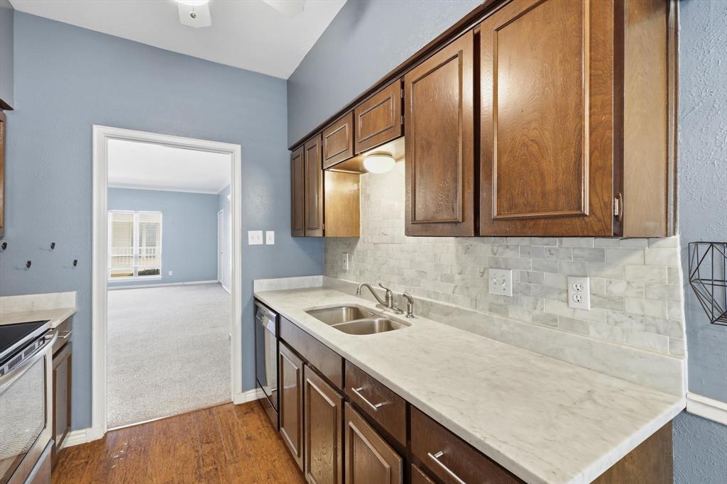 Fountain Royale Orleans W - Residential