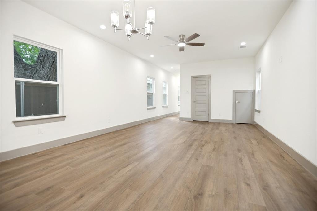 Lincoln Manor - Residential