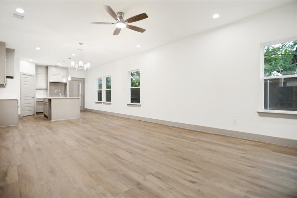 Lincoln Manor - Residential