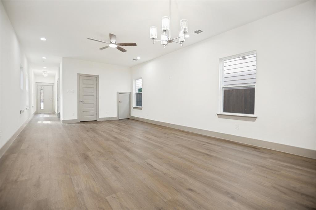 Lincoln Manor - Residential
