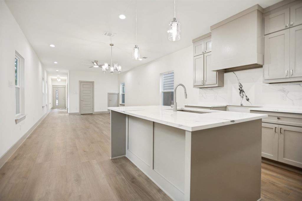 Lincoln Manor - Residential