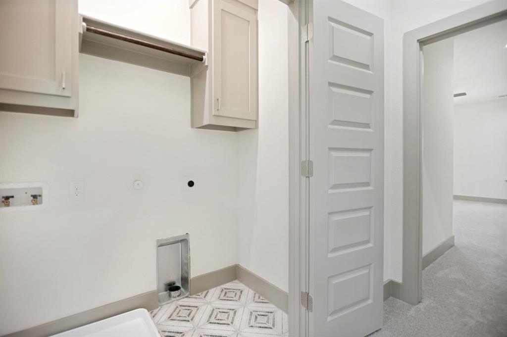 Lincoln Manor - Residential