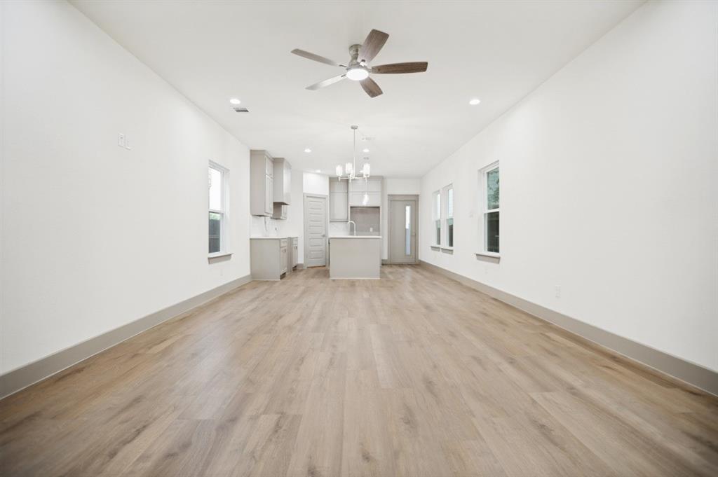 Lincoln Manor - Residential