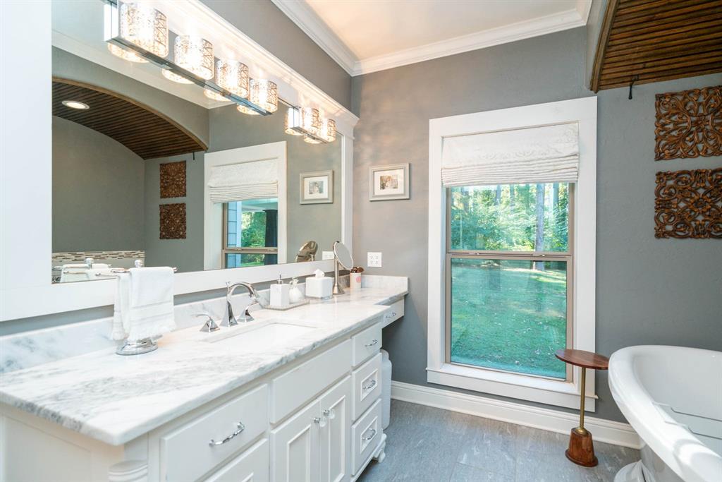 Hall Dr - Residential