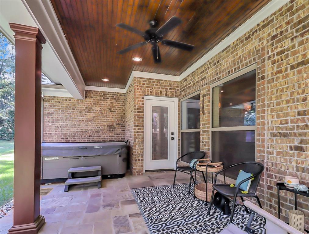Hall Dr - Residential