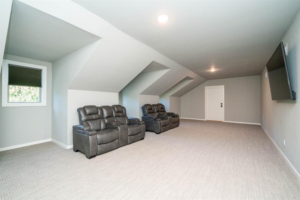 Hall Dr - Residential