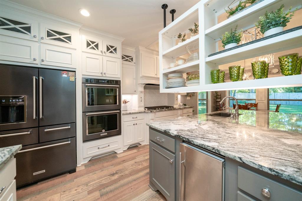 Hall Dr - Residential