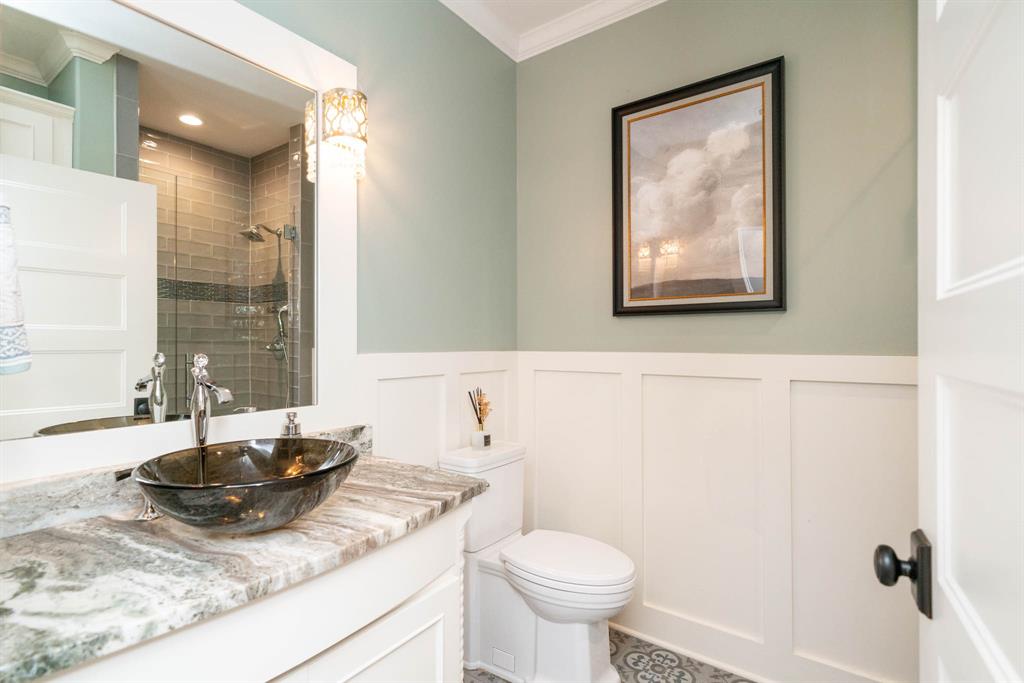 Hall Dr - Residential