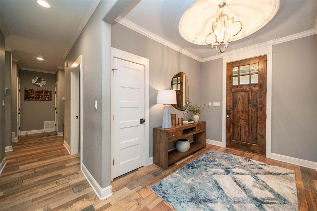 Hall Dr - Residential
