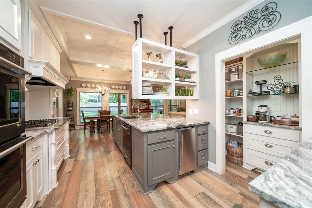 Hall Dr - Residential