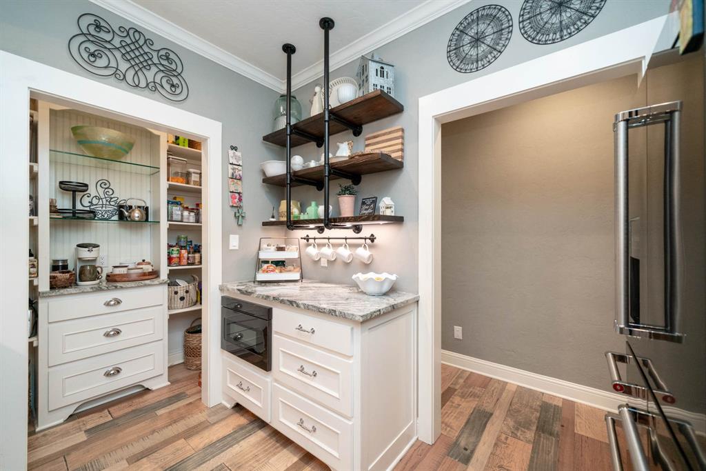 Hall Dr - Residential
