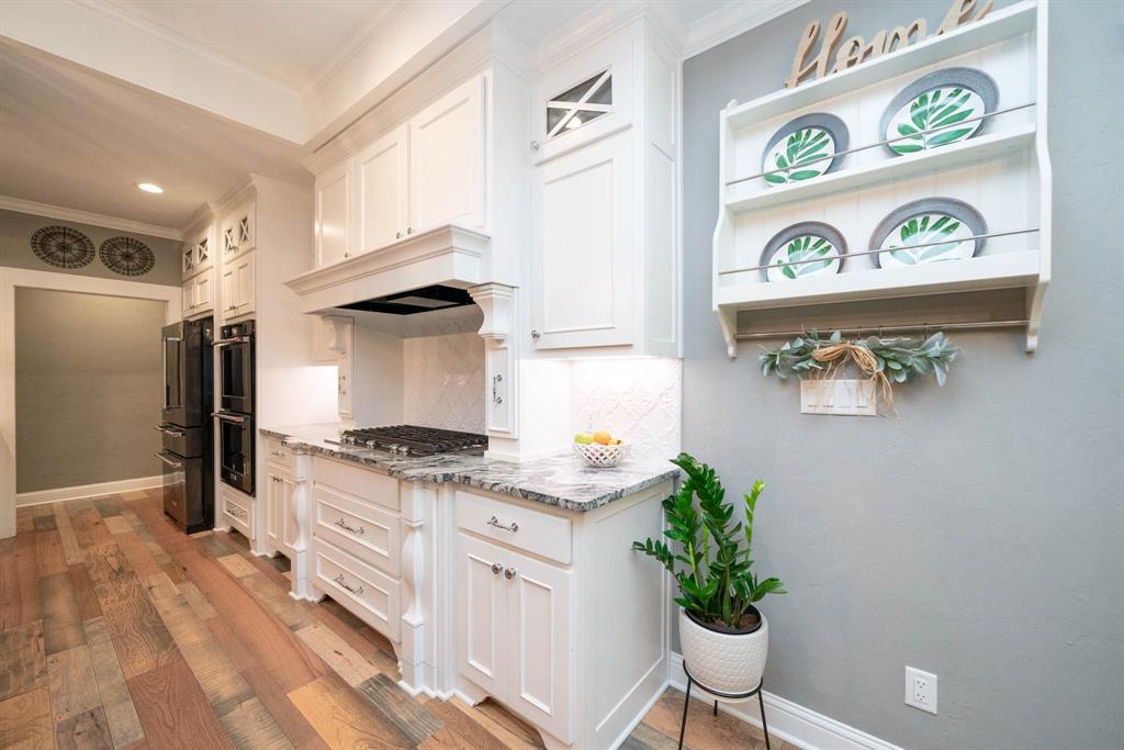 Hall Dr - Residential