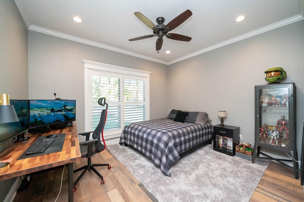 Hall Dr - Residential