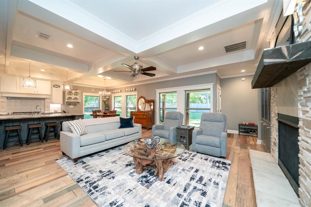 Hall Dr - Residential