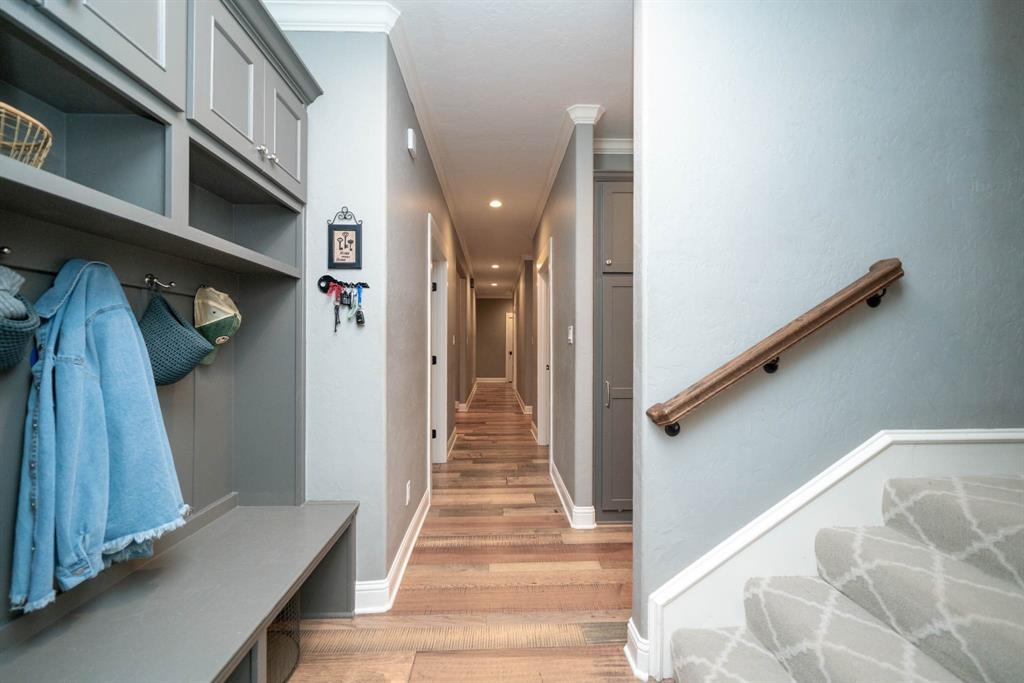 Hall Dr - Residential