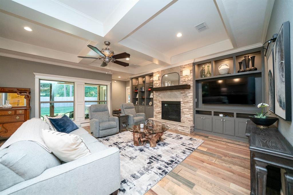 Hall Dr - Residential