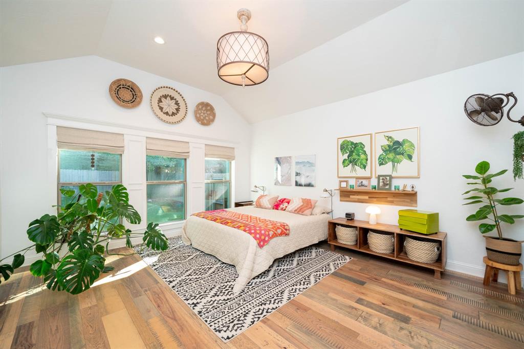 Hall Dr - Residential
